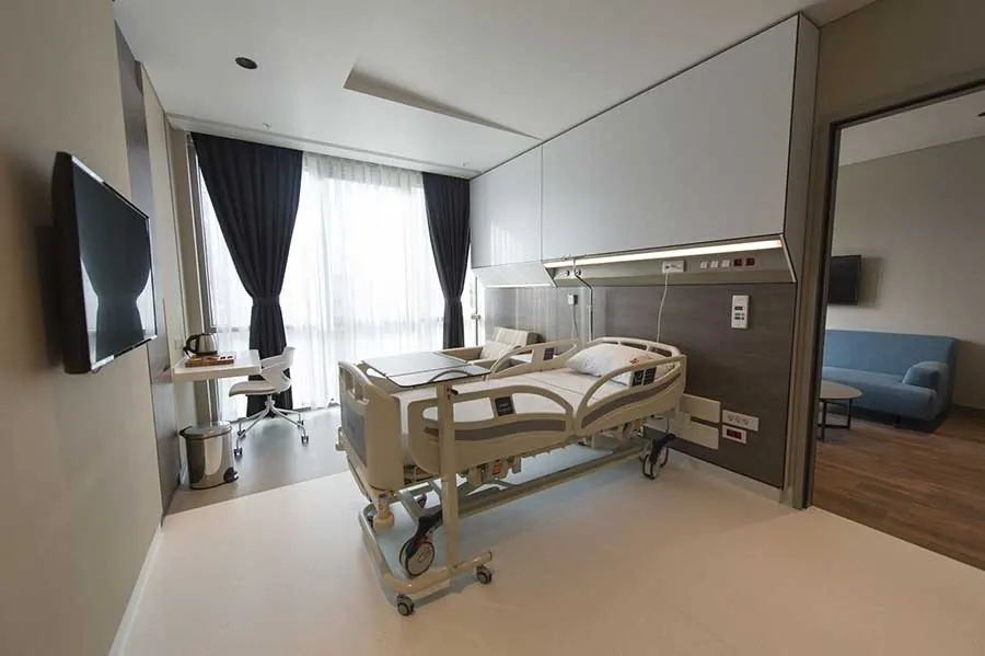 Палата стационара BHT Clinic